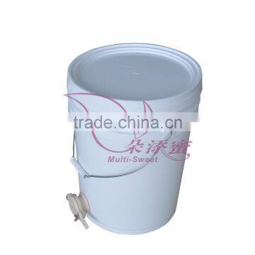 Beekeeping Supplies Food Grade Plastic Honey Bucket Tank with Gate Valve For Honey Extraction