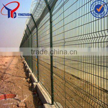 Airport security fencing wire mesh