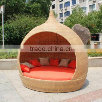 synthetic rattan sunbed with steepletop design