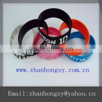 Sell Like Hot CakesFashion Wrist Bands Silicone
