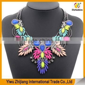 The New European and American Big Colorful Fashion Jewelry With Leaf Shape and Diamond photo-6