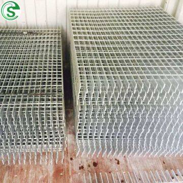 Heavy grate type 33x33 steel driveway grating