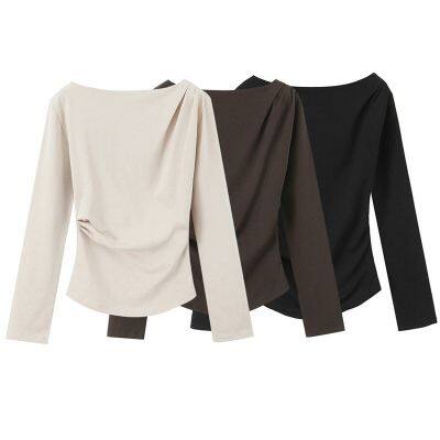 Frühjahrs- und Sommer-Neuheit: Europäisch inspiriertes Mode-Kurzarm-T-Shirt für Frauen mit seitlichen Faltenverzierungen photo-2