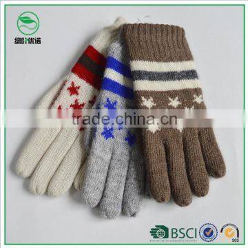 Simple design knitted winter warm gloves China manufacturer high quality glove