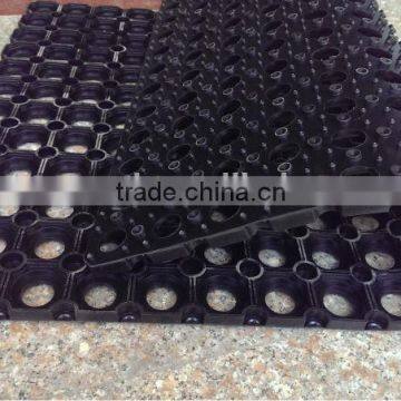 Drainage, anti-slip rubber mats