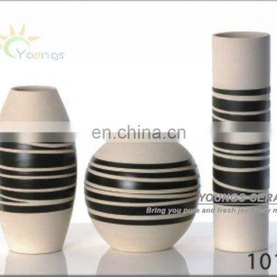 Chinese Artistic Hand Painted Porcelain Vases