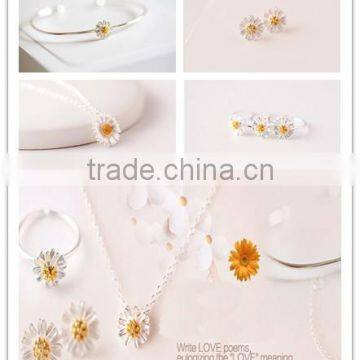 New arrival gold tiny delicated 925 sterling silver daisy fashion jewelry set for wedding party