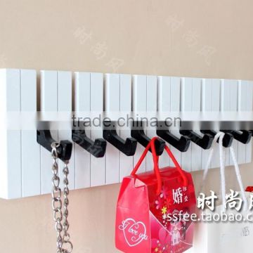 new style wholesale cheap wall mounted clothes hanger