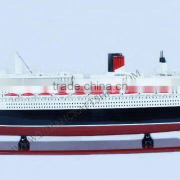 QUEEN MARY 2 MODEL CRUISE SHIP - HANDICRAFT PRODUCT, UNIQUE DECORATION