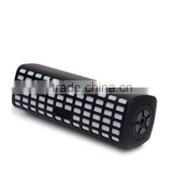 2016 High quality new protable wireless mini waterproofbluetooth speaker with FM and RADIO18650