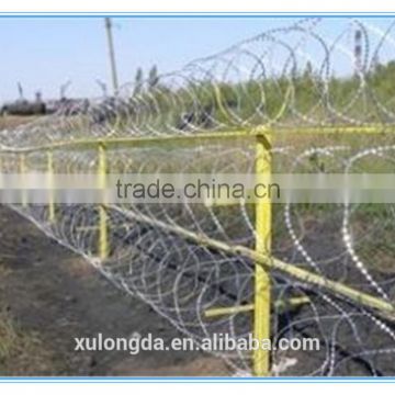 Wholesale high-quality low-carbon steel wire low price razor barbed wire for grass boundary, railway, highway, wine, prison