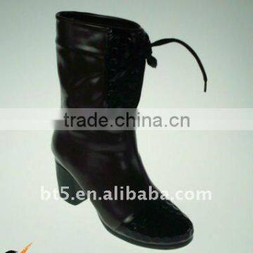 9 inch Ceramic flower vase fashion boots shape