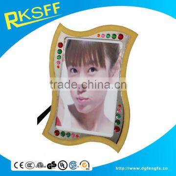 Lovely Picture Frames Metal Photo Frame With High Quality photo-3