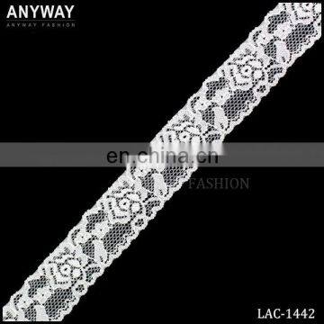 Ivory scalloped venice border lace trim for garment decoration