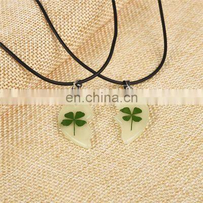 Clover Luminous Couple Necklace 2pcs Heart Shape Pendant Necklace Glowing In The Dark Lovers Jewelry Rope Long Necklace