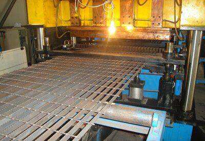 Hot Dip Galvanized Toothed Steel Driveway Grates Anti Slip Serrated Steel Grating photo-2