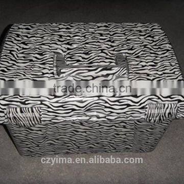 colored pattern horse grooming box for cleaning