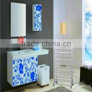 Modern shower room heating towel warmer