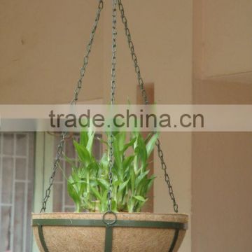 Wire Hanging Basket with Coconut Liner