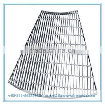 Manufacturing Special-shaped Steel Grating/ Steel Deck Grating/floor Grating Price photo-3
