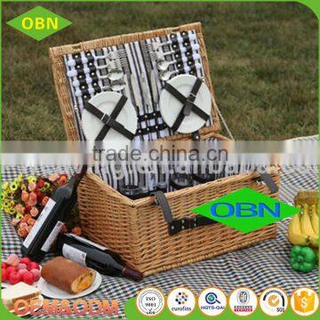 Rattan material 4 person hand woven wicker picnic basket for sale