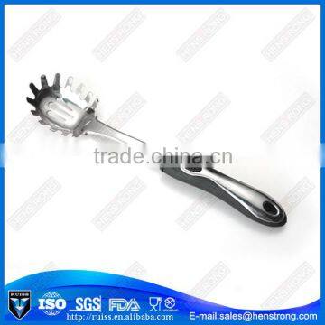 Noodle spoon with rubber handle