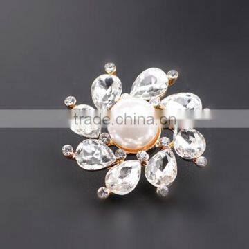 >< BEST SELLING Pearl Rhinestone Flower Earring/