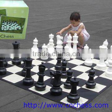 mini giant chess set with nylon fabric mat