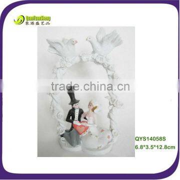 White theme resin wedding decoration figurines