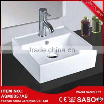 China Supplier Oval Shaped Porcelain Medical Wash Basin photo-4