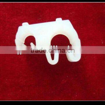 Two-brake plastic pipe clamp