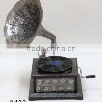 Antique Design Gramophone, Nostalgic gramophone, antique reproduction gramophone