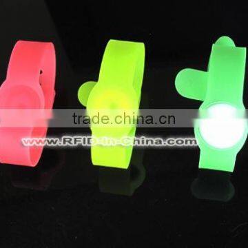 Factory Price NFC Waterproof Silicone Wristbands for Events photo-2