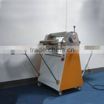 Croissant Dough Small Fondant Sheeter photo-3