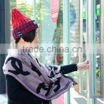 Fasion Style Bluetooth Knitted Hat Smart Wireless Bluetooth Winter Hat Plus Thick Velvet Winter Bluetooth Winter Lady Hat photo-3