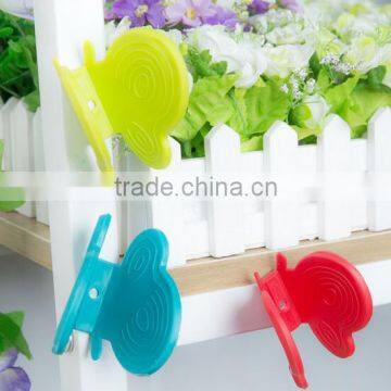 2017 Trending Products Butterfly Shaped Silicone Oven Rack Guard Oven Mitts photo-4