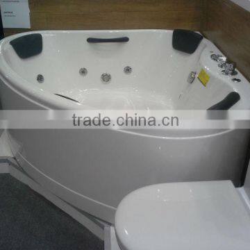 Three person massage bathtub