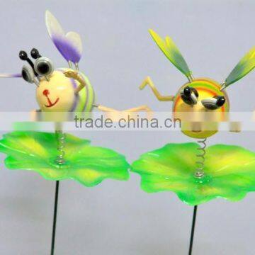 4 inch Cartoon Honeybee on Lotus Leaf Plastic Bee Garden Sticks, Insect Garden Stakes