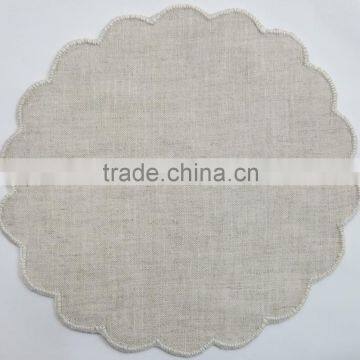 Natural linen glass coaster with scalloped edge