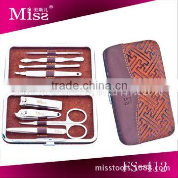 High quality and attractive manicure set in PU case for ladies