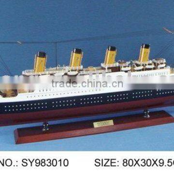 NAUTICAL DECORATION MODEL BOAT / TITANIC