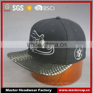 Custom high quality 5- panel snapback hat with embroidery