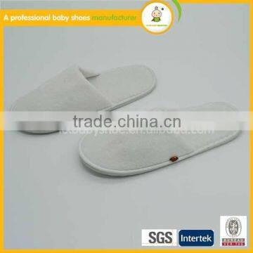 2015 fashion cheap baby white slippers shoes