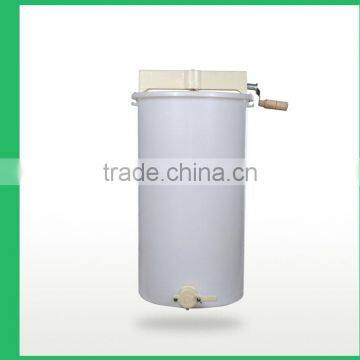 2016 Chinese hot sale Non-pollution No crevice 2 frame plastic honey extractor with flow closure