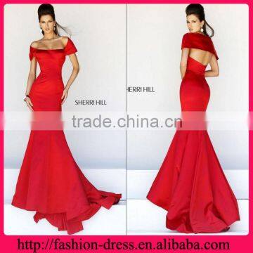 Eye-catching Scoop Neckline Satin Red Carpet Evening Dress Plus Size