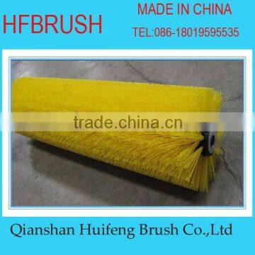 Yellow nylon bristle brush roller