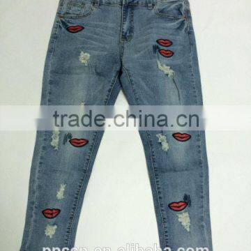 New Fashion Personality Ladies denim jeans with lips embroidered women jeans pants wholesale