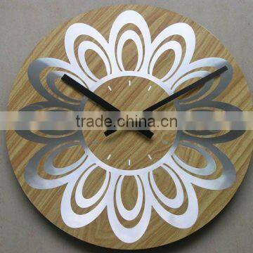 Round metal clock