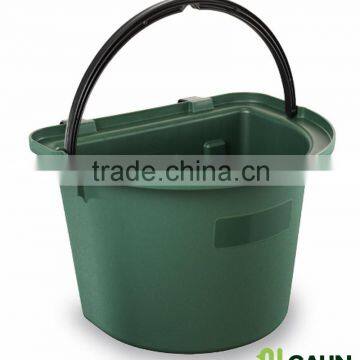 Plastic hanging horse feeder