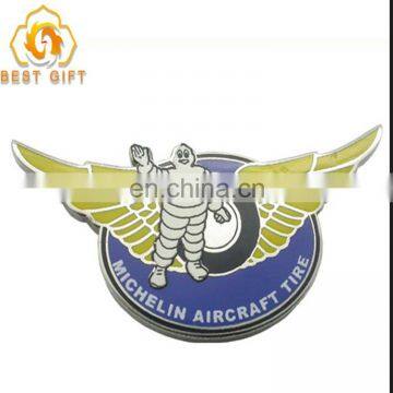 Wholesale Promotional Guitar shape custom Zinc Alloy pins round badges